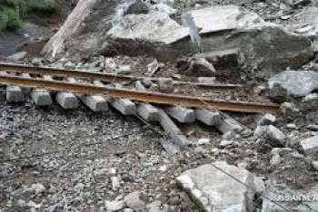 Фотография к новости: Горы обрушились в Китае, есть погибшие и пропавшие без вести