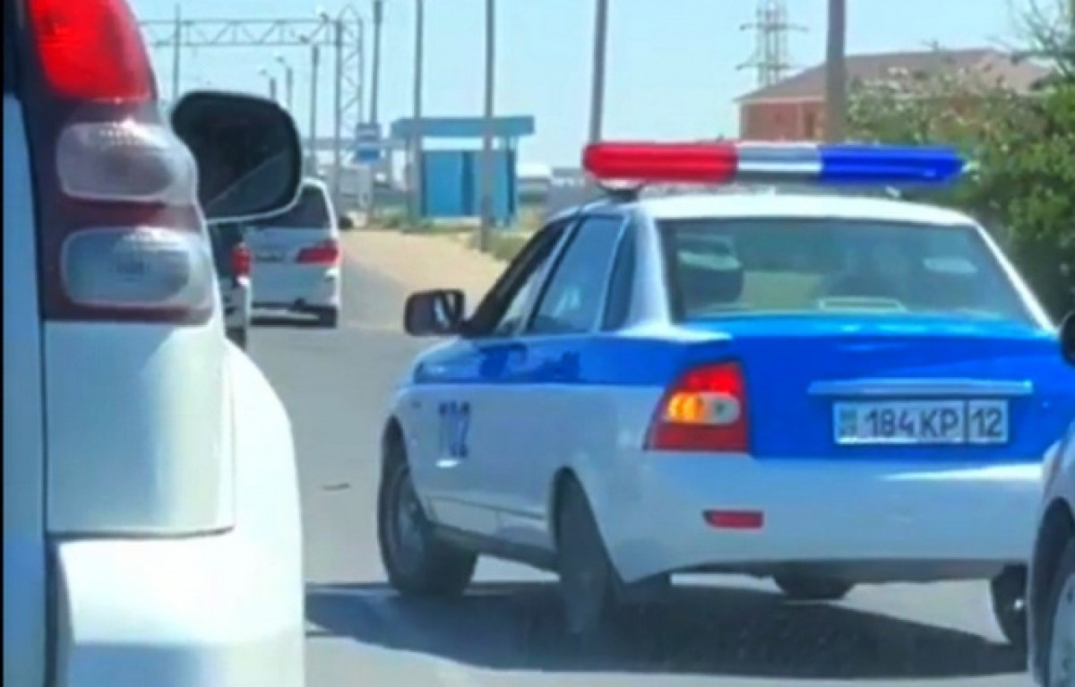 Нарушившего ПДД полицейского оштрафовали в Актау