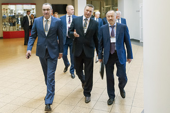 Фотография к новости: Когда поезда идут по четкому расписанию: руководители КТЖ и РЖД сверили часы