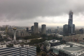 Фотография к новости: Мрачный Нур-Султан: столицу Казахстана накрыло дождём 