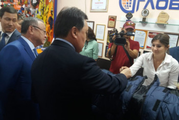 Мамин купил себе куртку актюбинского пошива