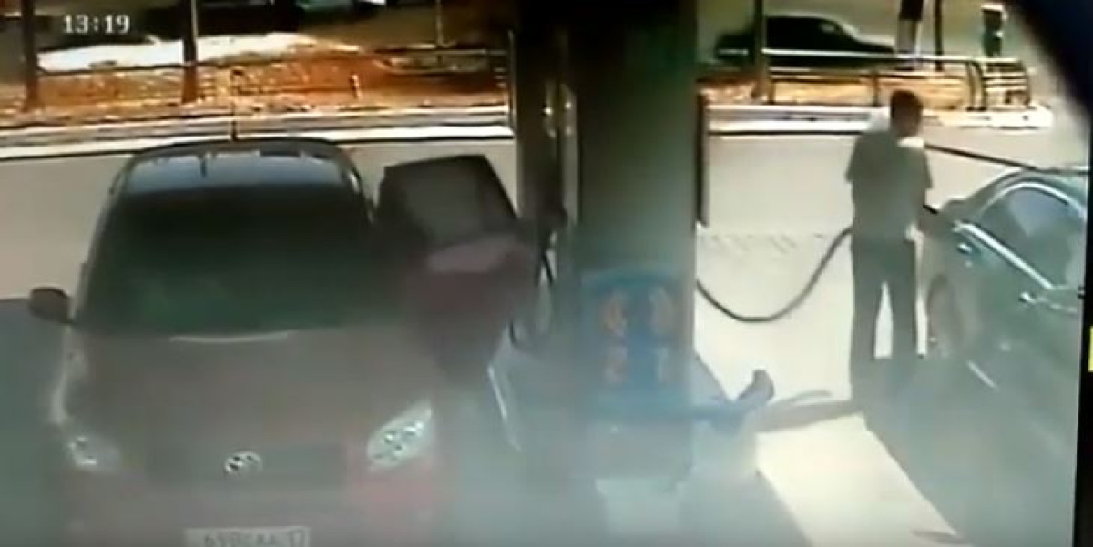 Видео махинации с бензином на заправке снято в Шымкенте   