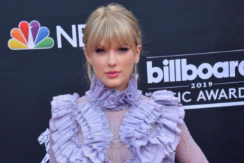 Фотография к новости: Названа самая высокооплачиваемая певица в мире