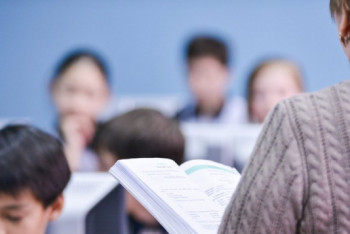 Фотография к новости: Штрафовать будут за принуждение педагогов к излишней отчетности — Аймагамбетов