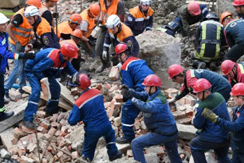 Фотография к новости: В Новосибирске обрушилось здание, пострадали не менее 10 человек