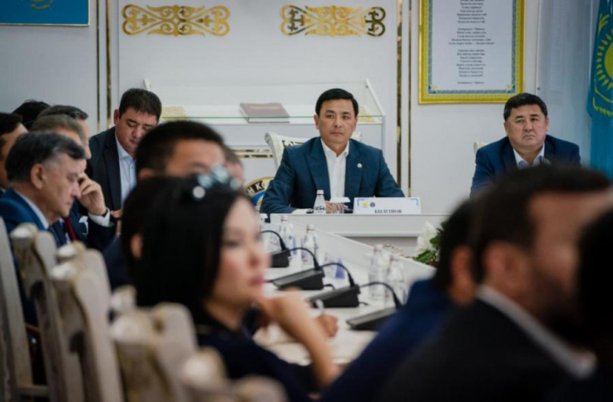 Под председательством А.Кульгинова состоялось расширенное заседание политсовета столичного филиала партии "Nur Otan"