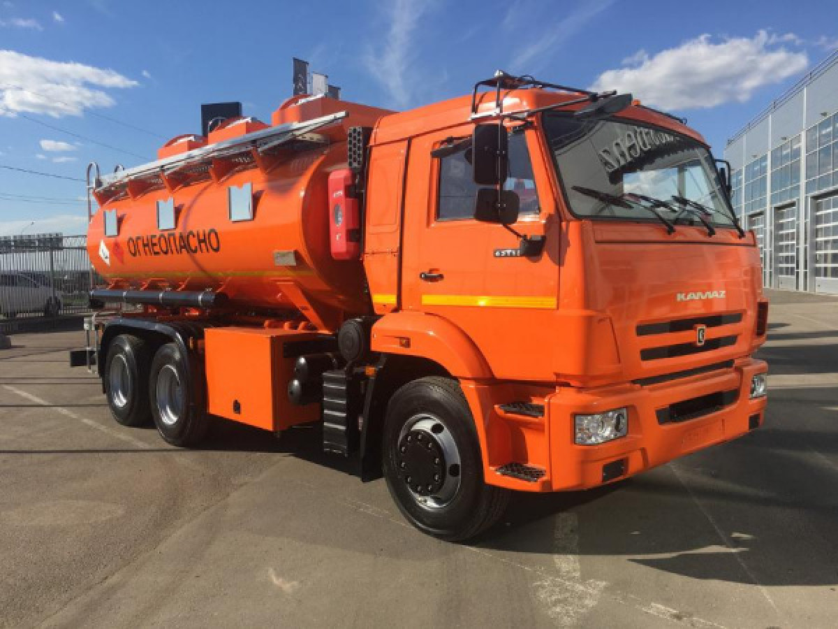 В Усть-Каменогорске работники нефтебазы подозреваются в краже 11 тонн дизтоплива