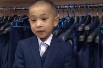 Фотография к новости: Санитарные врачи забраковали форму для школьников в столичных магазинах