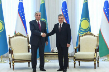 Фотография к новости: Президент Казахстана поздравил Шавката Мирзиёева с Днем независимости Узбекистана