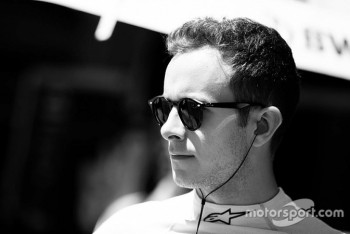 Фотография к новости: Французский гонщик Юбер погиб в результате аварии на гонке "Формулы-2"