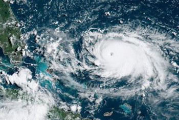 Фотография к новости: Ураган "Дориан" в Атлантическом океане усилился до самой высокой категории