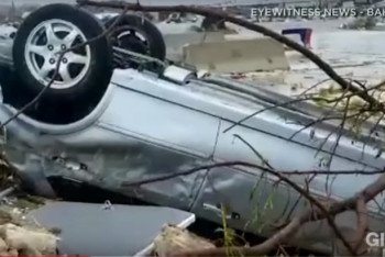 Фотография к новости: Ураган Дориан свирепствует на Багамах: 7 человек погибли, имеются значительные разрушения