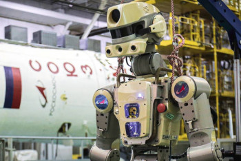 Фотография к новости: "Союз МС-14" с роботом "Федором" совершил посадку в Казахстане