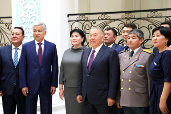 Фотография к новости: Елбасы посетил посольство Казахстана в России