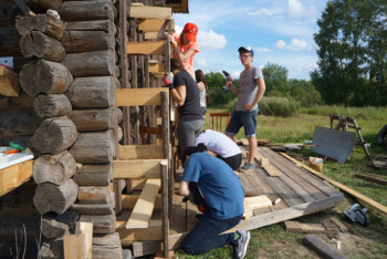 Фотография к новости: Волонтеры строят дома для малоимущих семей в Кызылординской области