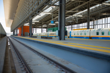 Почему провожающим нельзя будет пройти на ж/д перроны, разъяснили в МИИР