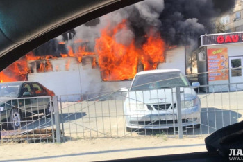 Фотография к новости: Кафе полностью сгорело в Актау