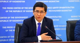 Будут ли школьники мыть полы в классах, рассказал Аймагамбетов