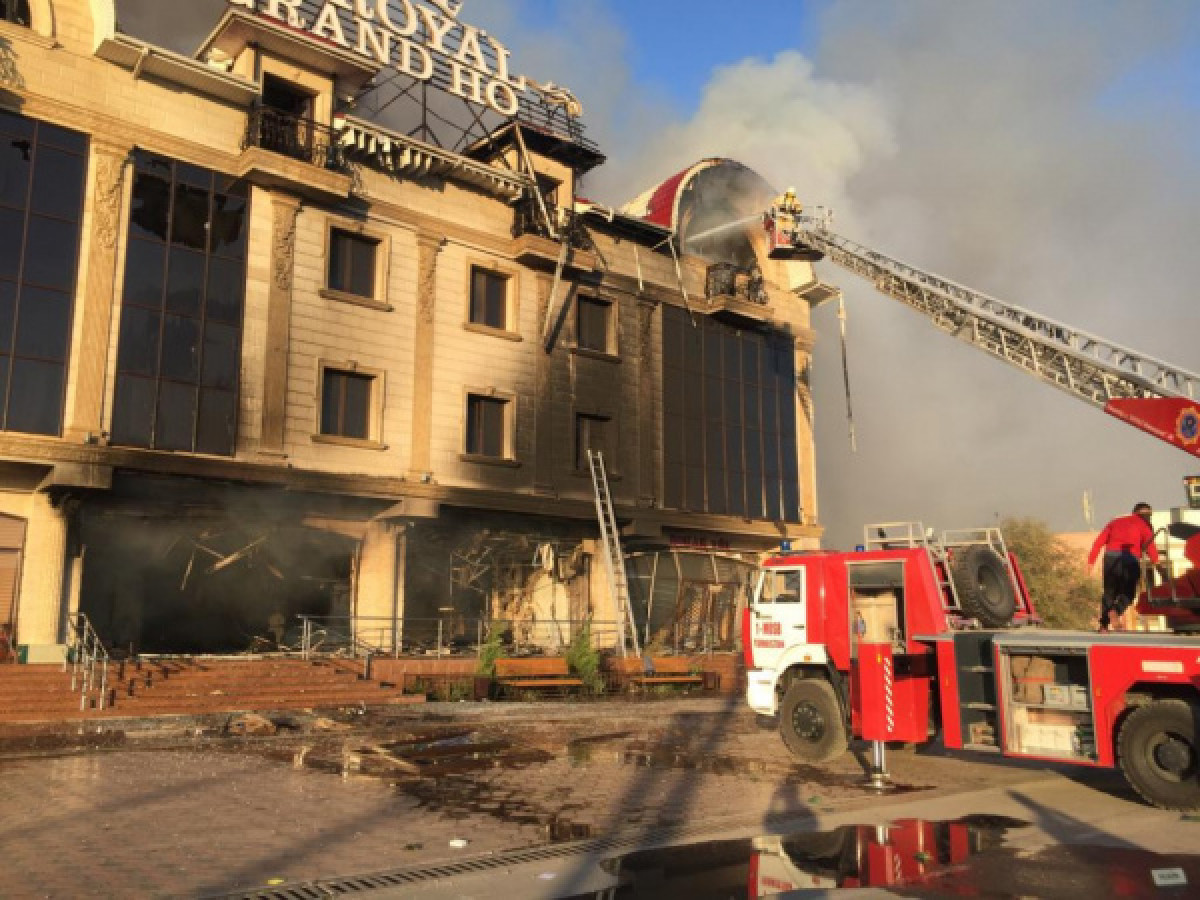 ЧП в элитном отеле Туркестана: Четыре пожарных попали в больницу 