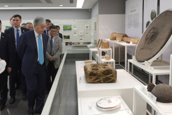 Фотография к новости: Токаев посетил достопримечательности китайского города Ханчжоу