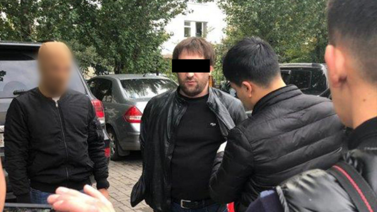 Этническую преступную группу вымогателей задержал КНБ в столице