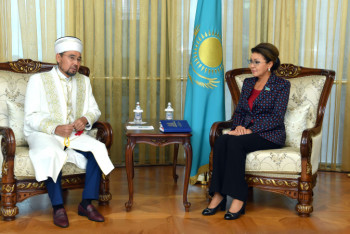 Фотография к новости: Дарига Назарбаева встретилась с председателем ДУМК