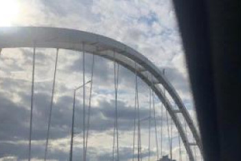 Фотография к новости: Мужчина хочет спрыгнуть с моста в Нур-Султане