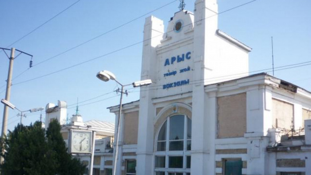 Взрыв произошел в Арыси на территории войсковой части 