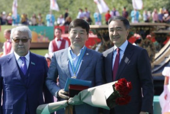 Фотография к новости: Байбек стал почетным гражданином Алматы