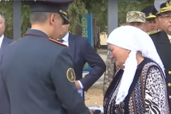 Фотография к новости: Погибших в Арыси военных наградили посмертно 