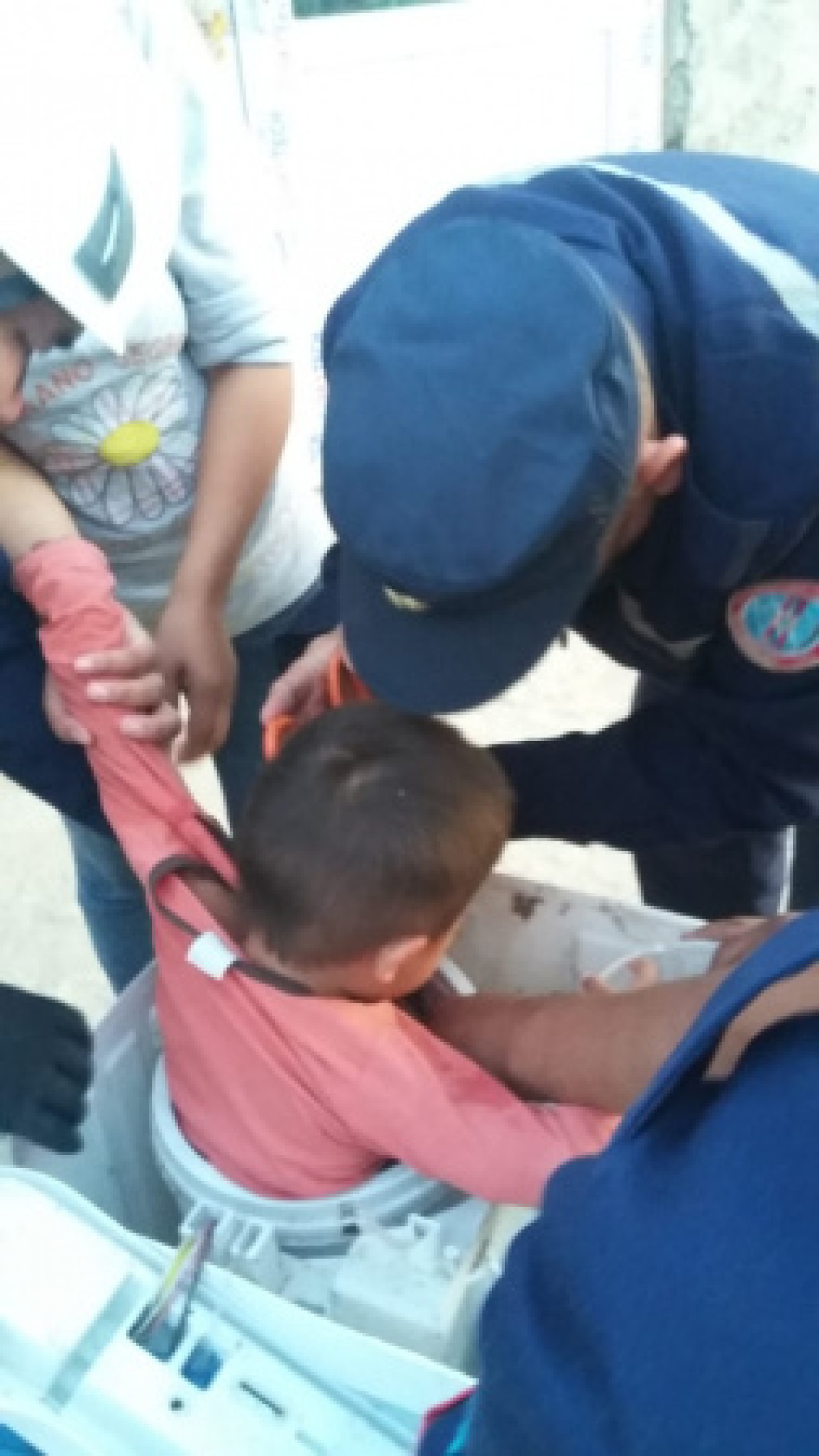 Трехлетнего мальчика вытащили из стиральной машины в Шымкенте