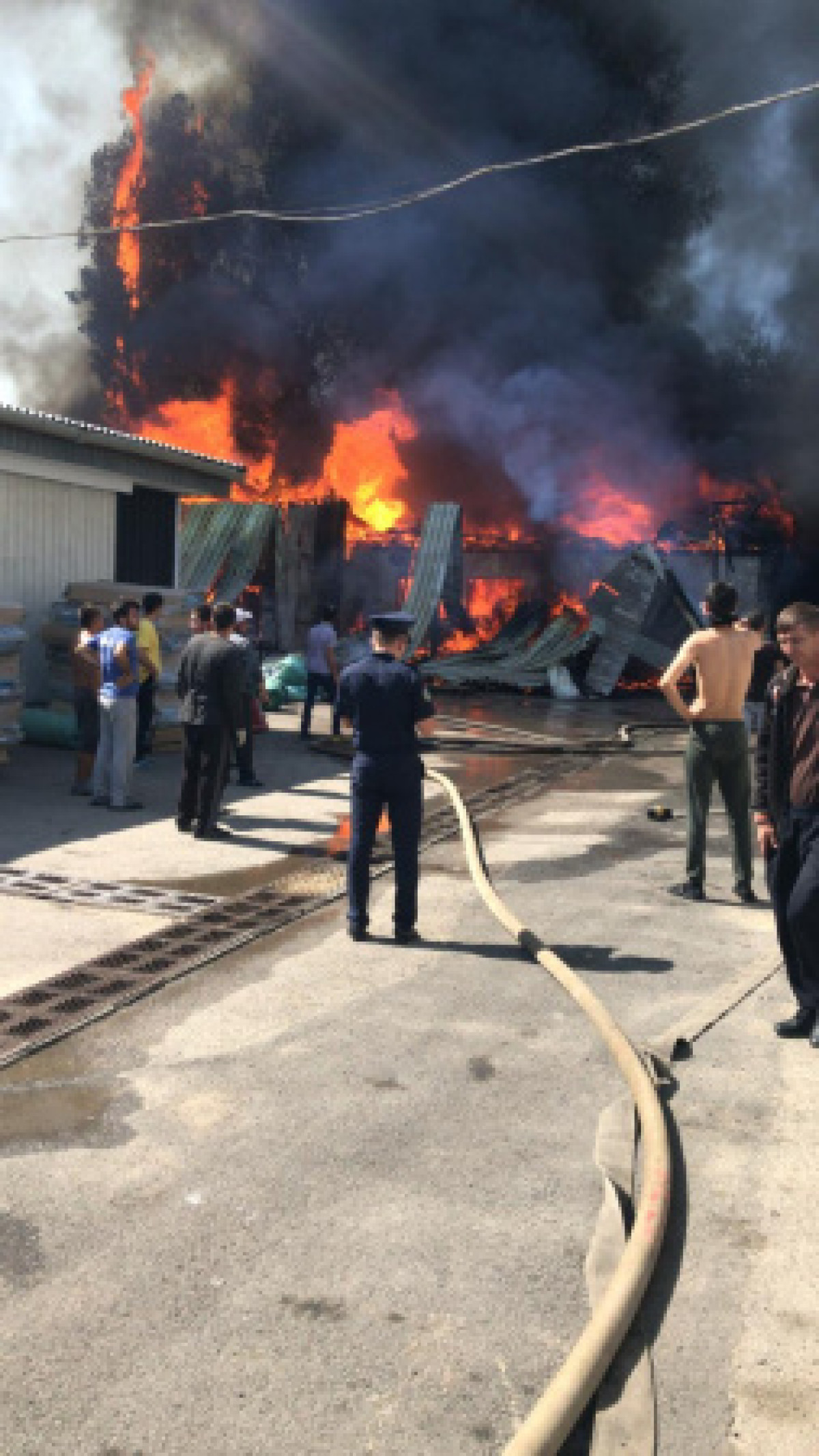 Цех горит в Алматы