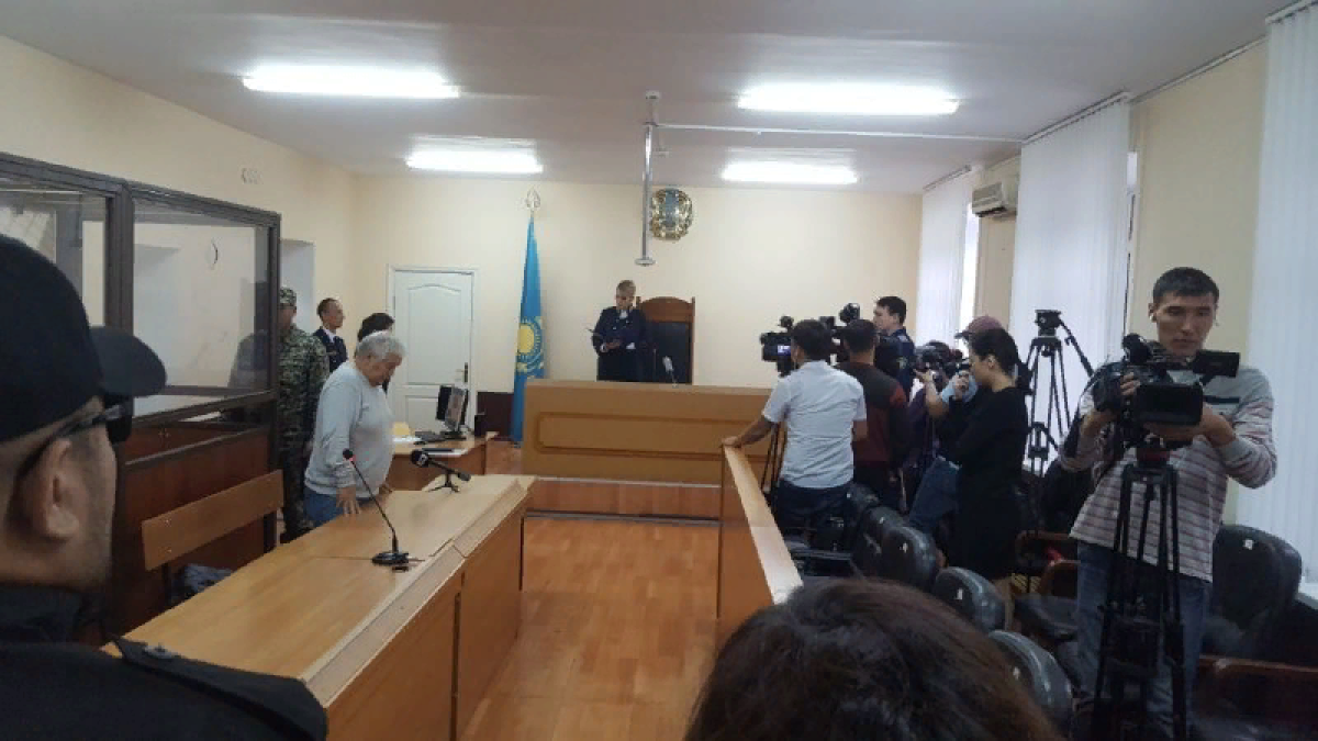 На 11 лет осудили участника группового изнасилования в Нур-Султане