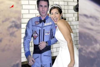 Фотография к новости: Женитьба на американке подпортила карьеру российскому космонавту