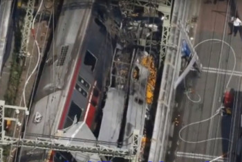 Фотография к новости: Крушение поезда произошло в Японии, 30 человек пострадали