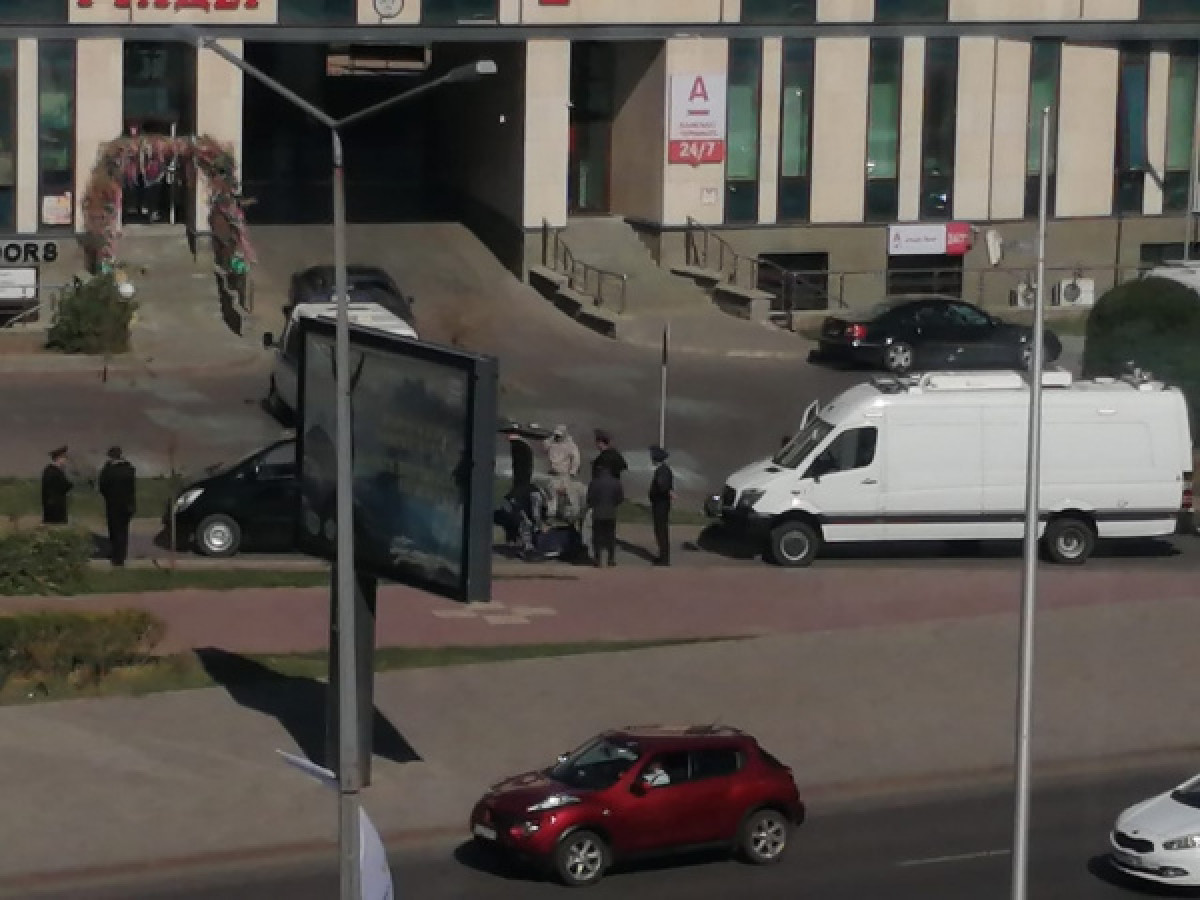 Территорию у здания посольства Канады оцепили в Нур-Султане