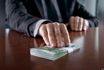 Фотография к новости: Высокопоставленных полицейских в Атырау подозревают в получении взятки   