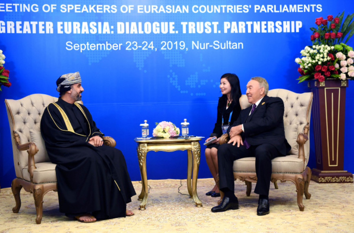 Елбасы провел встречу со спикером Меджлиса аш-Шура Омана