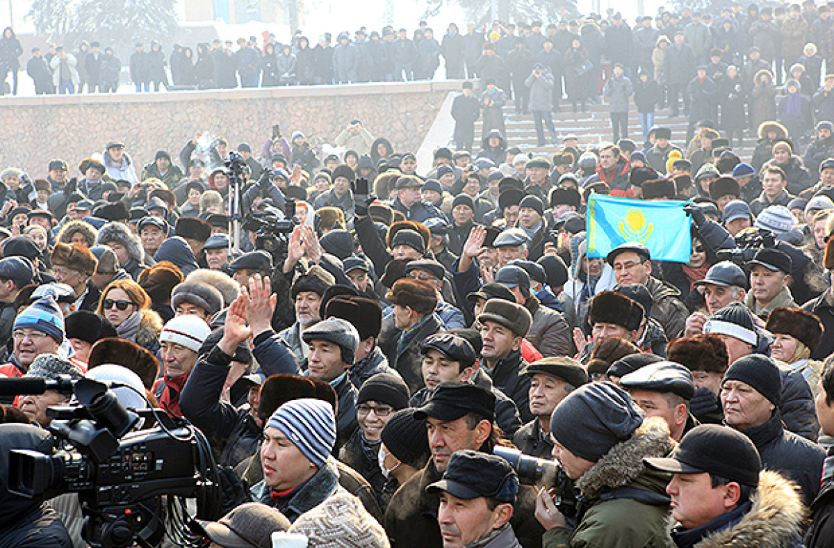 Сенаторы просят запретить приводить детей на митинги