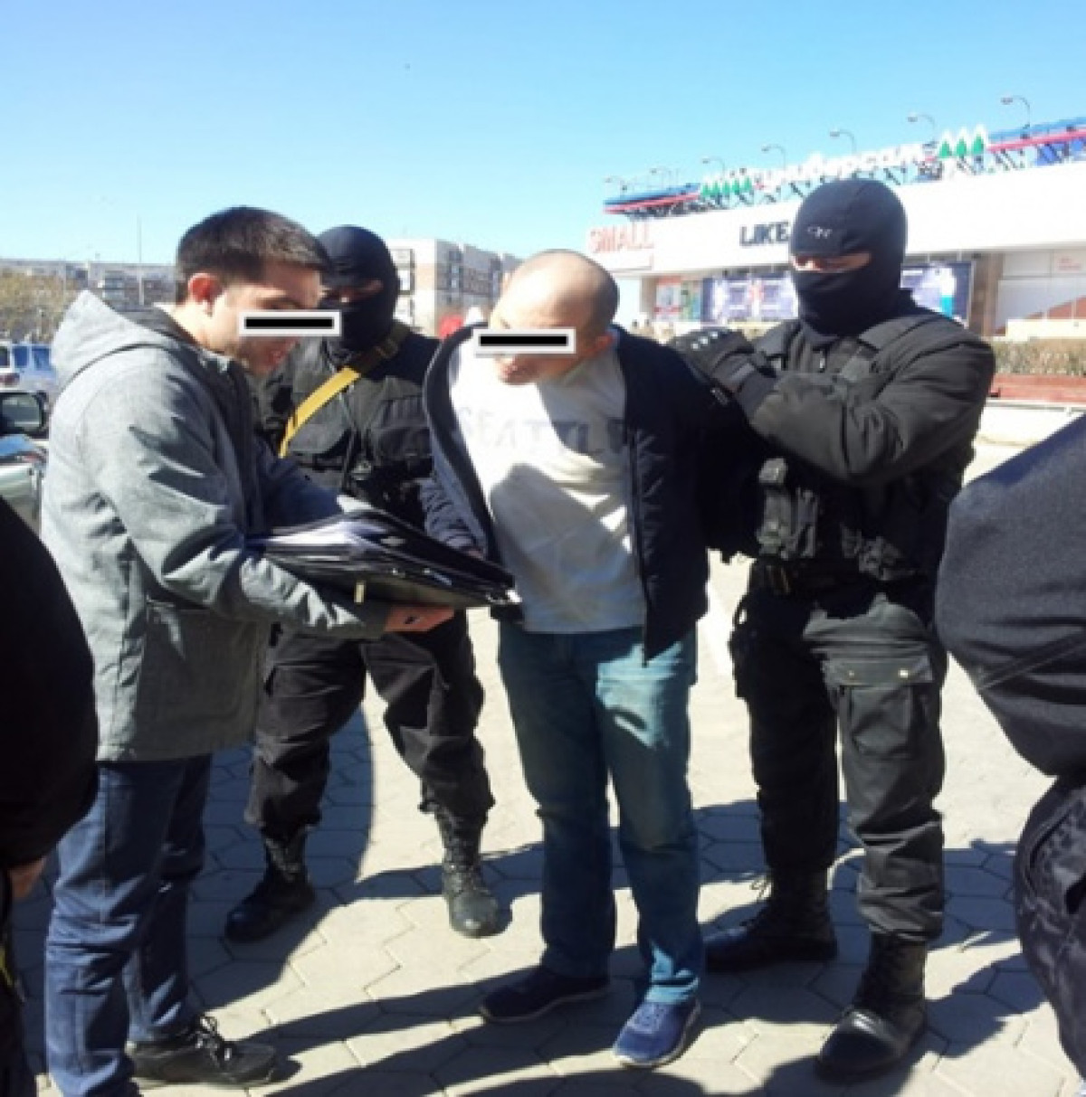 Сотрудник "Казахалтына" продавал взрывчатку "чёрным" старателям