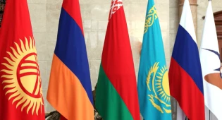 Султанов оценил шансы введения в ЕАЭС единой валюты