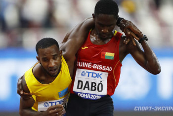 Фотография к новости: Бегун дотащил соперника до финиша на ЧМ по легкой атлетике