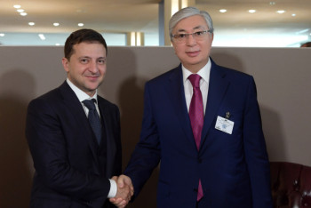 Фотография к новости: Видео встречи Токаева с Зеленским появилось в сети