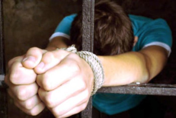 Фотография к новости: Осужденный нацарапал на своем теле предсмертную записку перед суицидом в Павлодаре