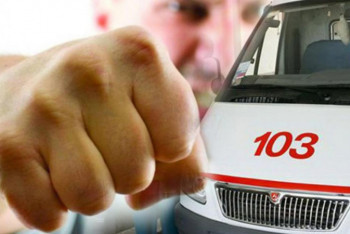 Фотография к новости: Пьяный муж пациентки избил медиков скорой помощи в Семее