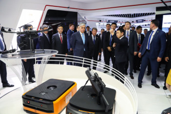 Фотография к новости: Президент Казахстана посетил офис компании «Hikvision»