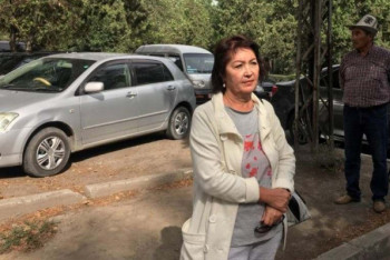 Фотография к новости: Фото супруги Алмазбека Атамбаева в маршрутке вызвало бурные обсуждения в Сети