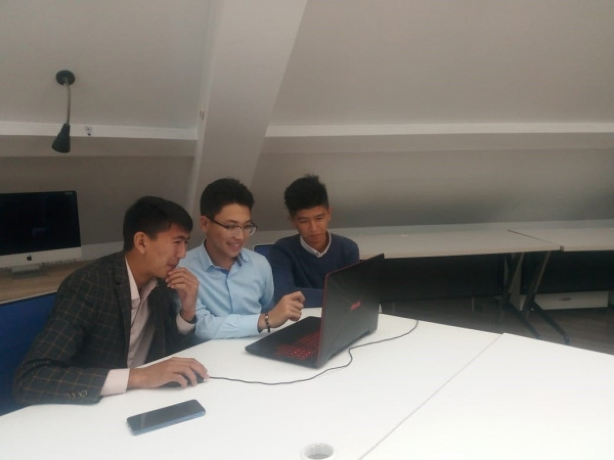 Форум "Синергия молодежи АНК" проходит в Алматы