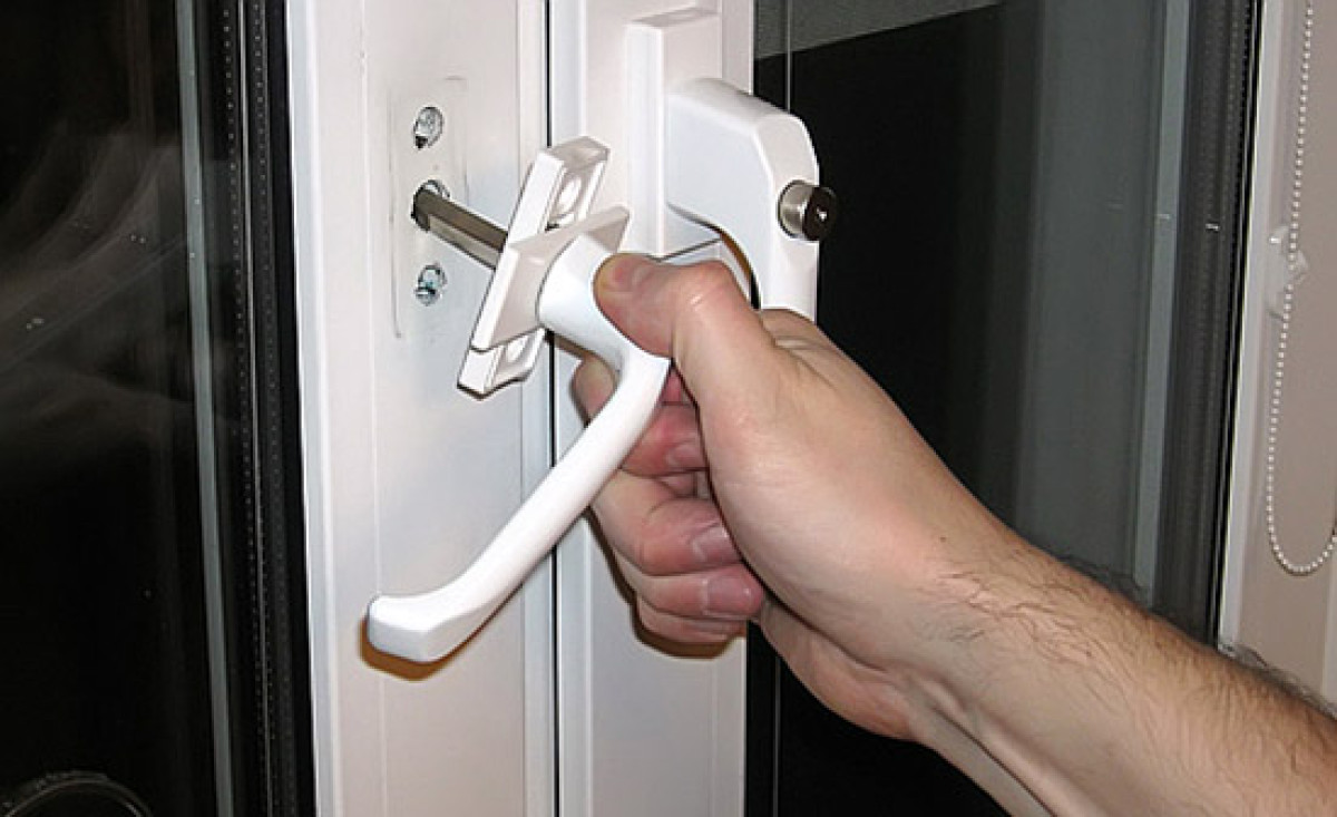 В окно вместо двери вышел житель Экибастуза