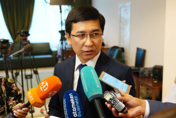 Фотография к новости: "Не считаю необходимым перепроверять" - Аймагамбетов о возможном плагиате в научной работе вице-министра 